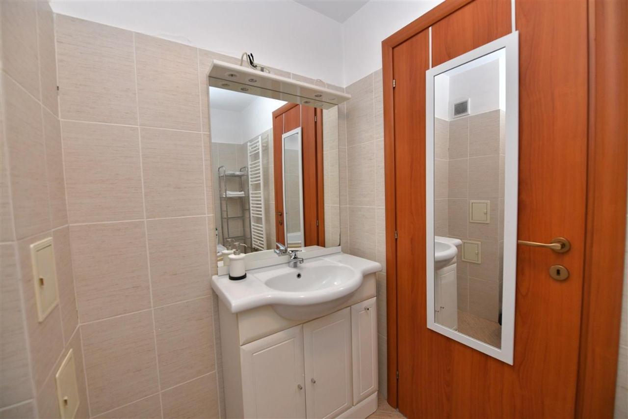 Apartament Lux 1 Mai Pod 부쿠레슈티 외부 사진